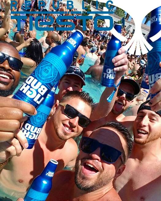 13108609_242435499458353_1633731594_n